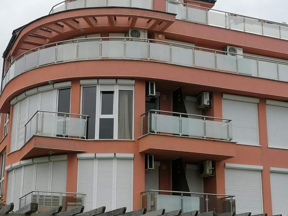 Студио 洛泽内茨 外观 照片
